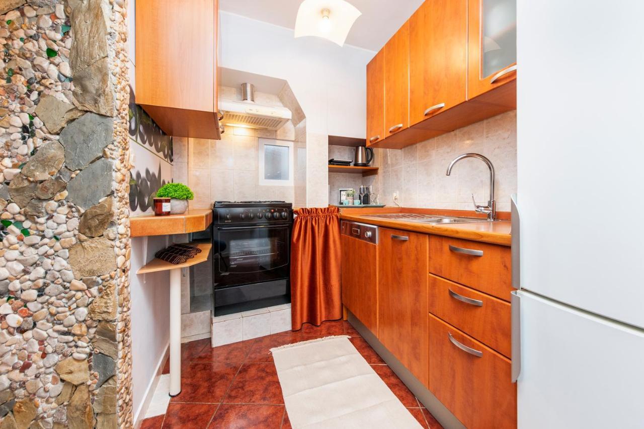 Ap Downtown Apartment โรวีน ภายนอก รูปภาพ