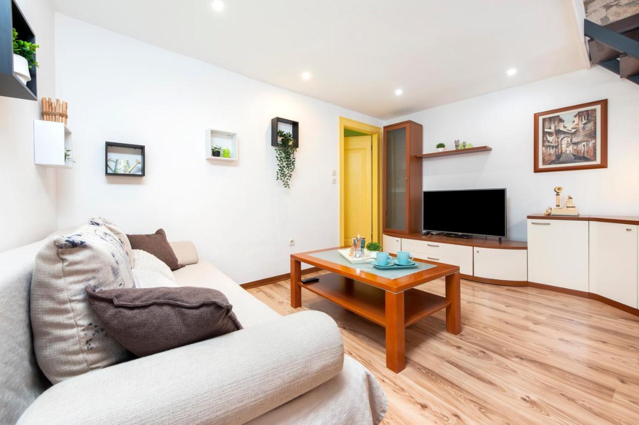 Ap Downtown Apartment โรวีน ภายนอก รูปภาพ