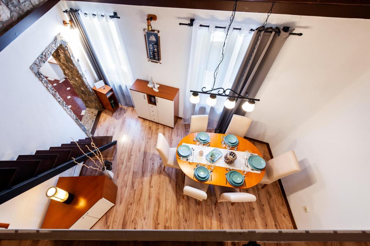 Ap Downtown Apartment โรวีน ภายนอก รูปภาพ
