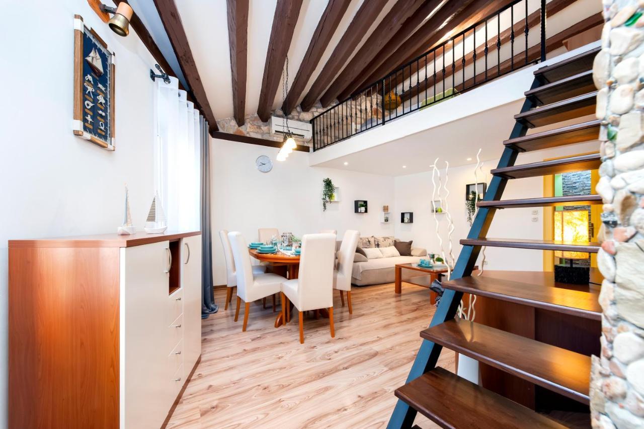 Ap Downtown Apartment โรวีน ภายนอก รูปภาพ