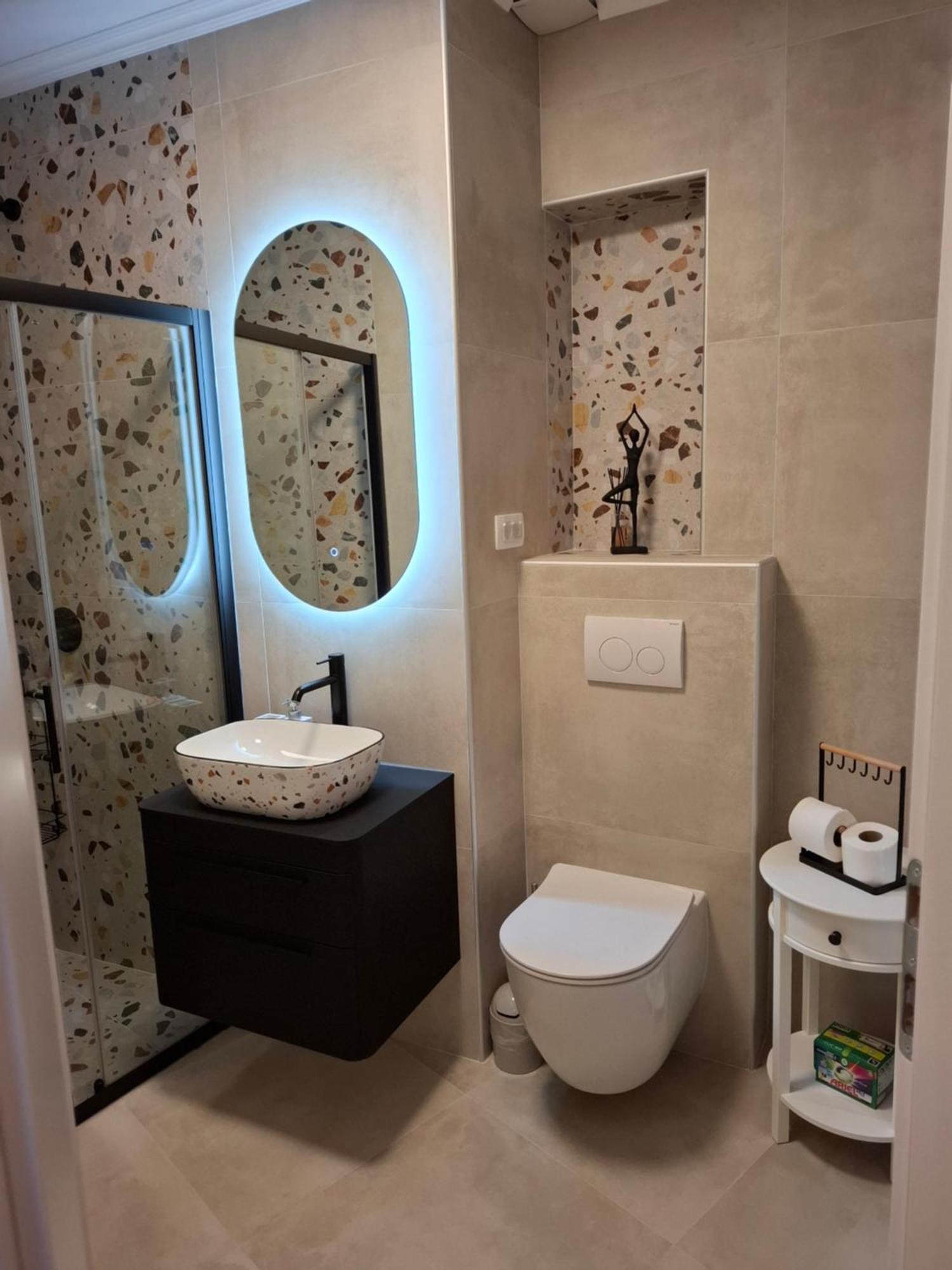 Ap Downtown Apartment โรวีน ภายนอก รูปภาพ